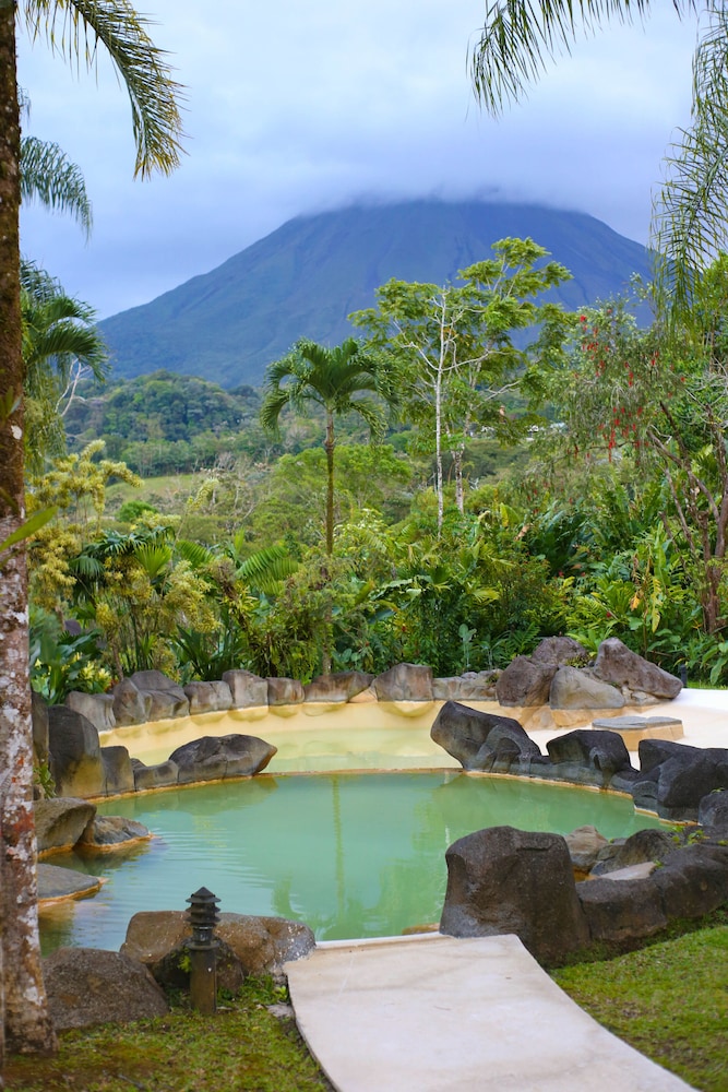 Arenal Paraiso Resort Thermo Mineral Hot Springs 40/50