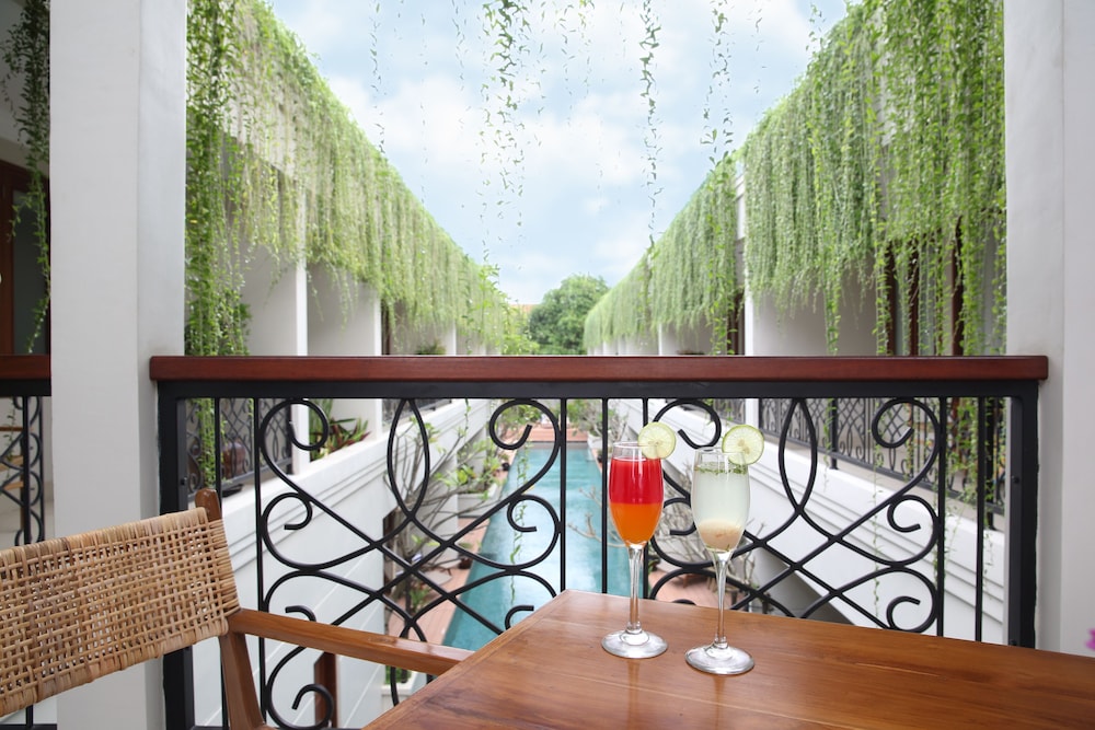 Seminyak Lagoon All Suites Hotel 31/47