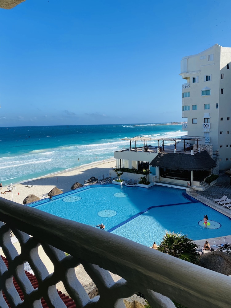 Bsea Cancun Plaza Hotel 64/69