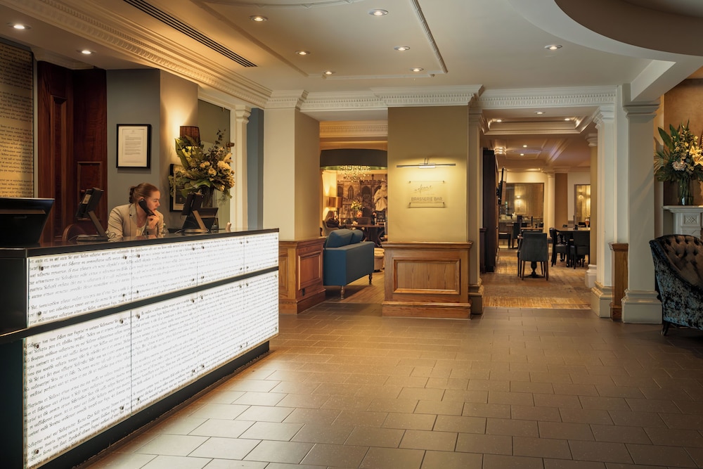 Mercure Southgate Hotel 7/49