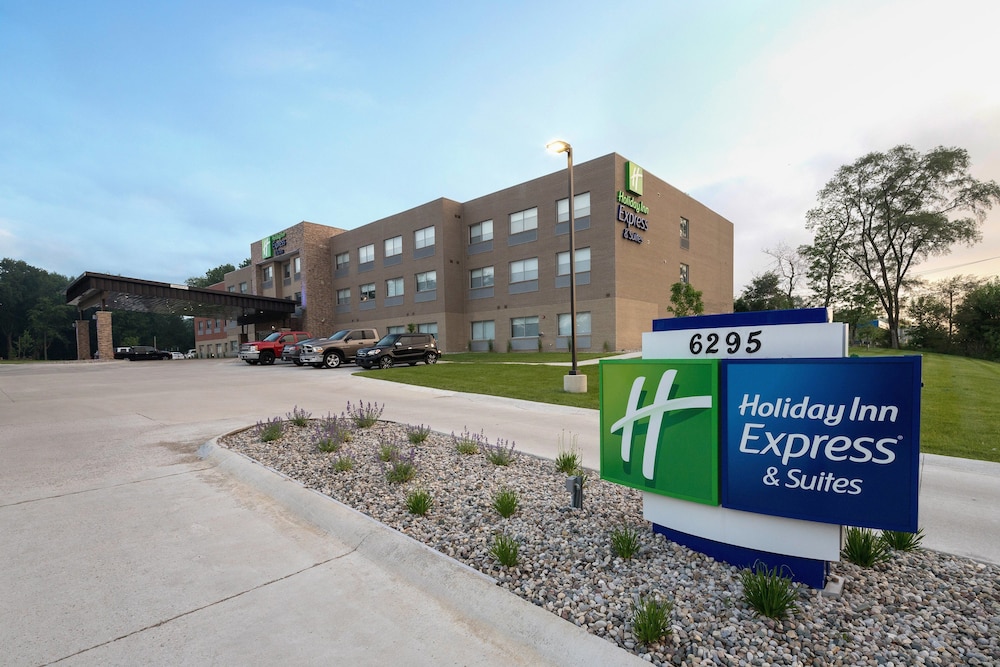 Holiday Inn Express And Suites Portage 1/57