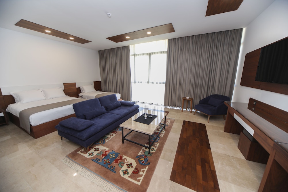 Carissa Hotel 14/35