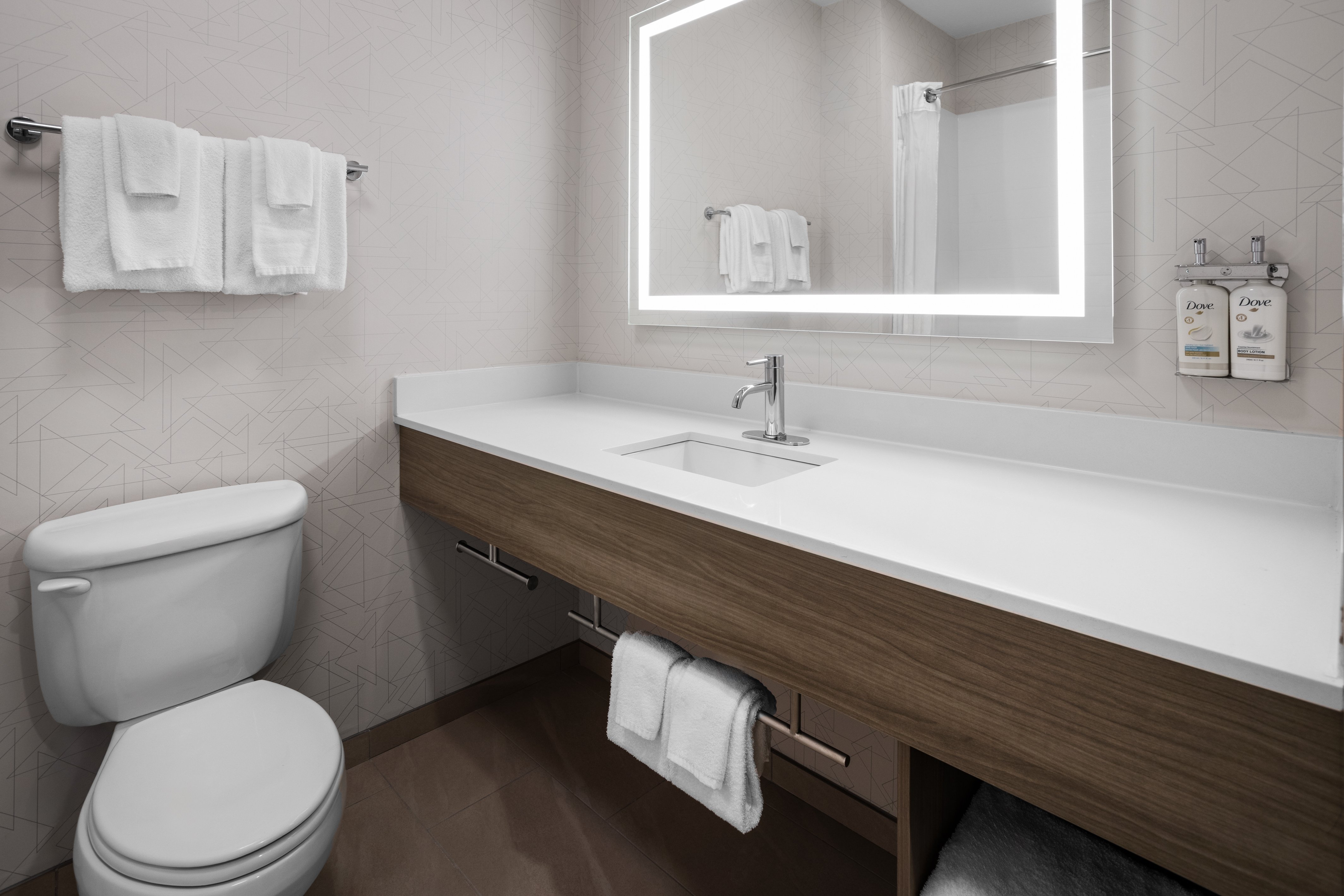 Holiday Inn Express Syracuse-Fairgrounds 73/75