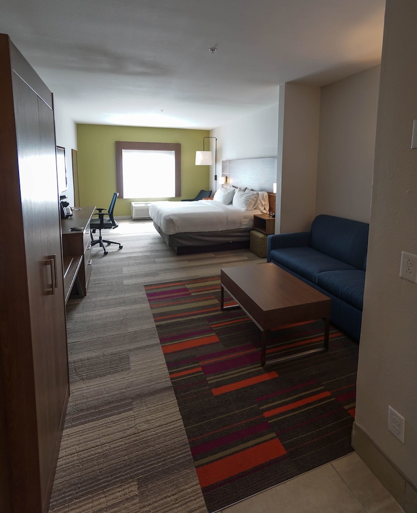 Holiday Inn Express Hotel Suites Savannah Midtown 42/81