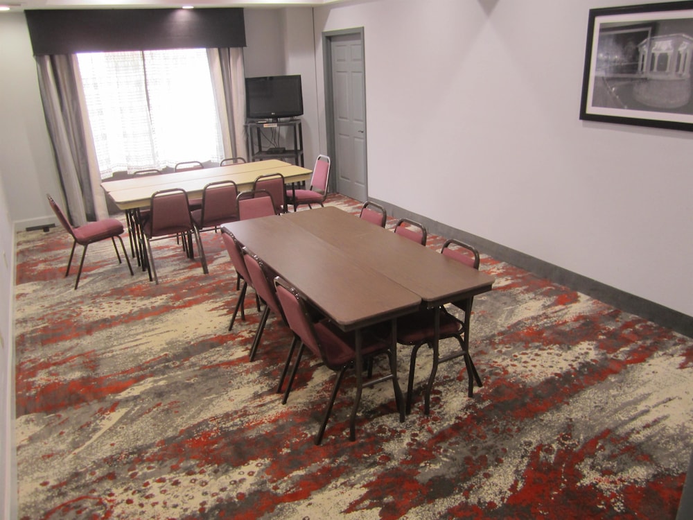 Comfort Inn & Suites Carrollton, GA 39/40
