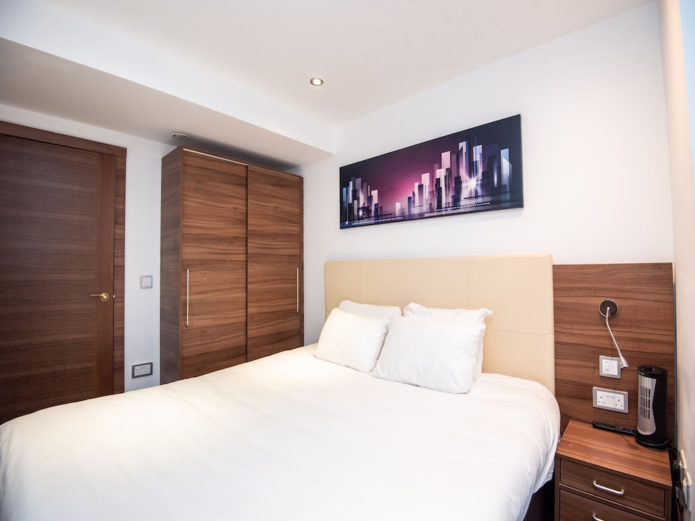 Livin Serviced Apartments 14/68