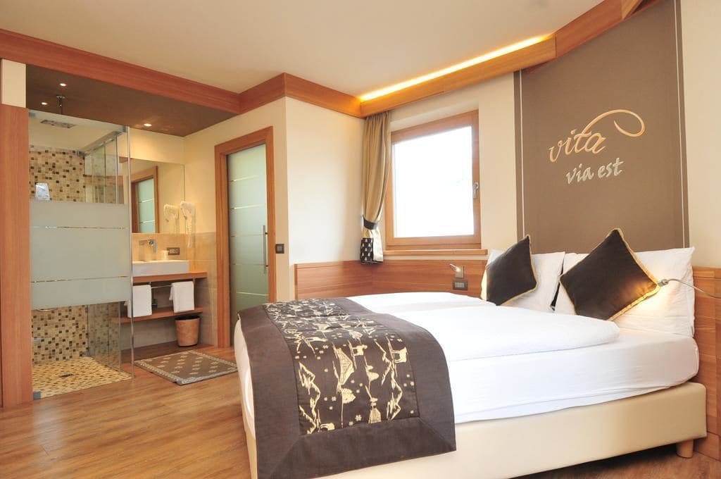 غرفة رومانسية بسرير كوين، Hotel B&B Bondi 2/2
