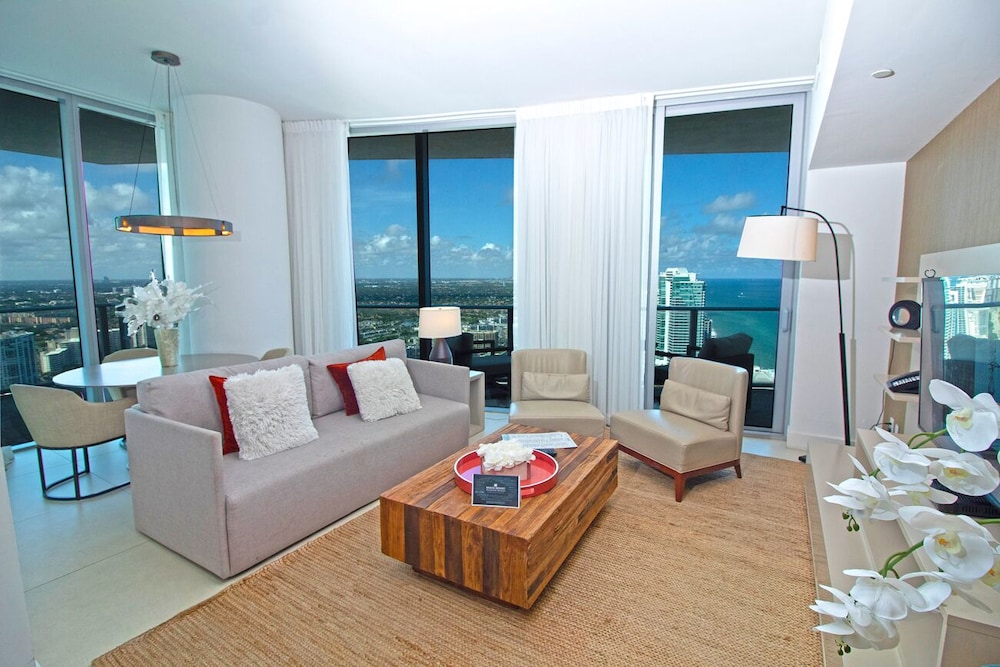 H Beach Resort Rentals 29/49