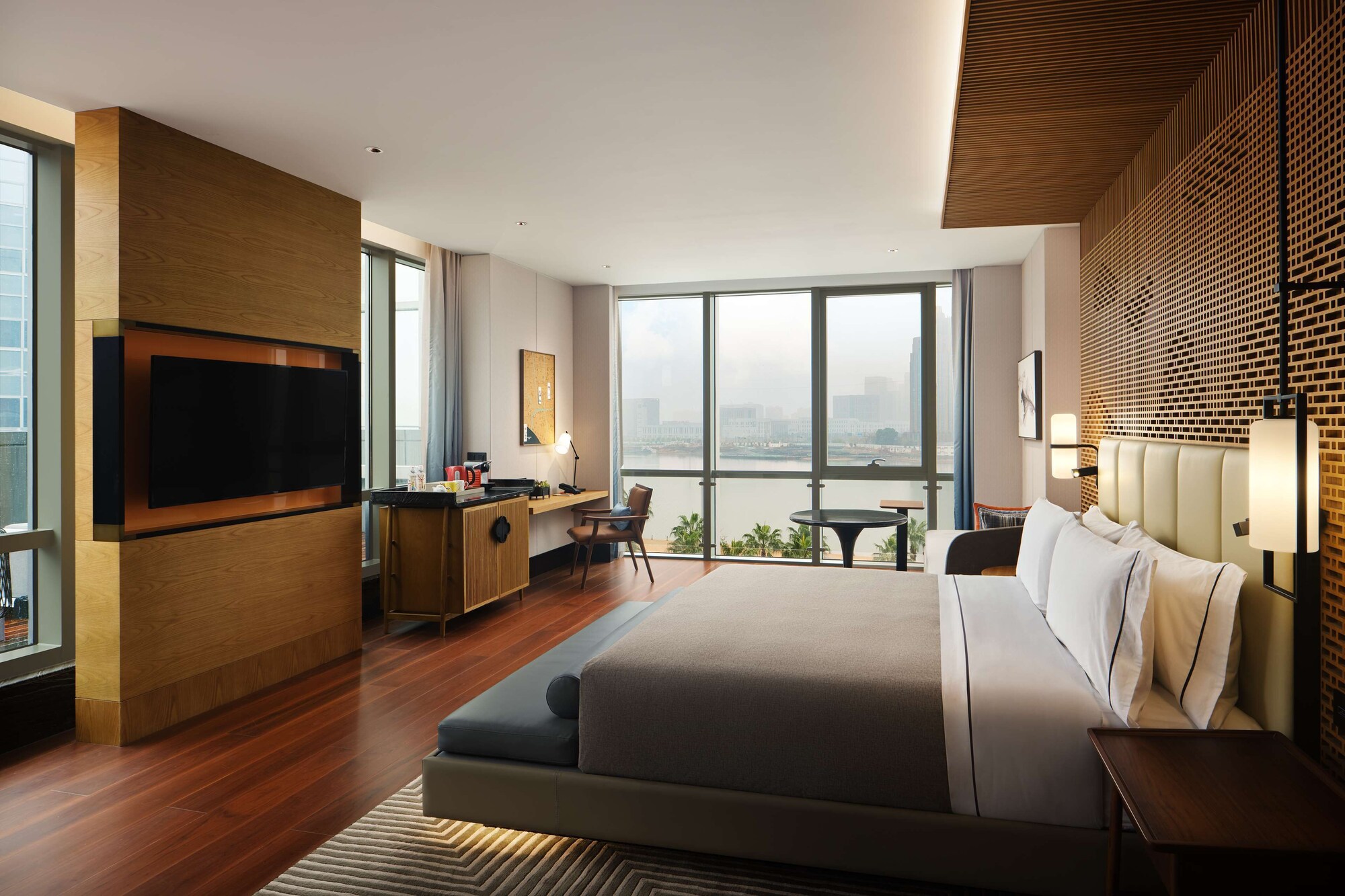 DELUXE, KING BED, LAKE VIEW, TERRACE