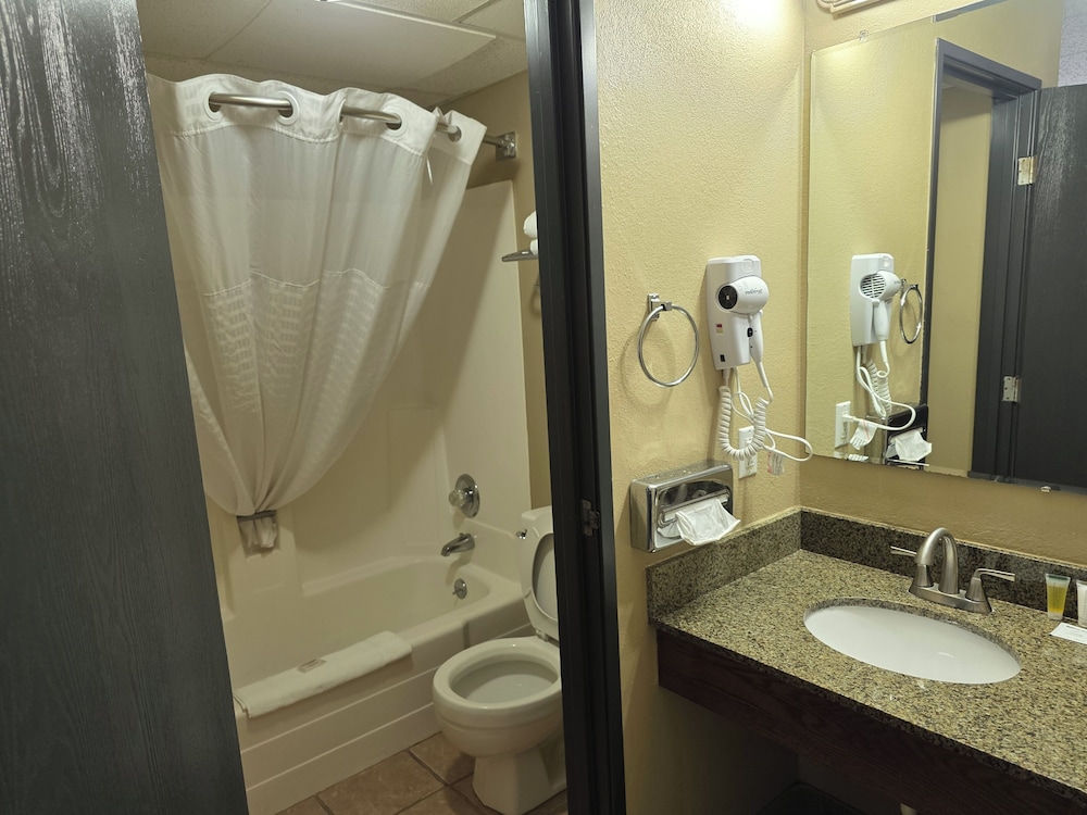 Super 8 by Wyndham Rapid City 40/42