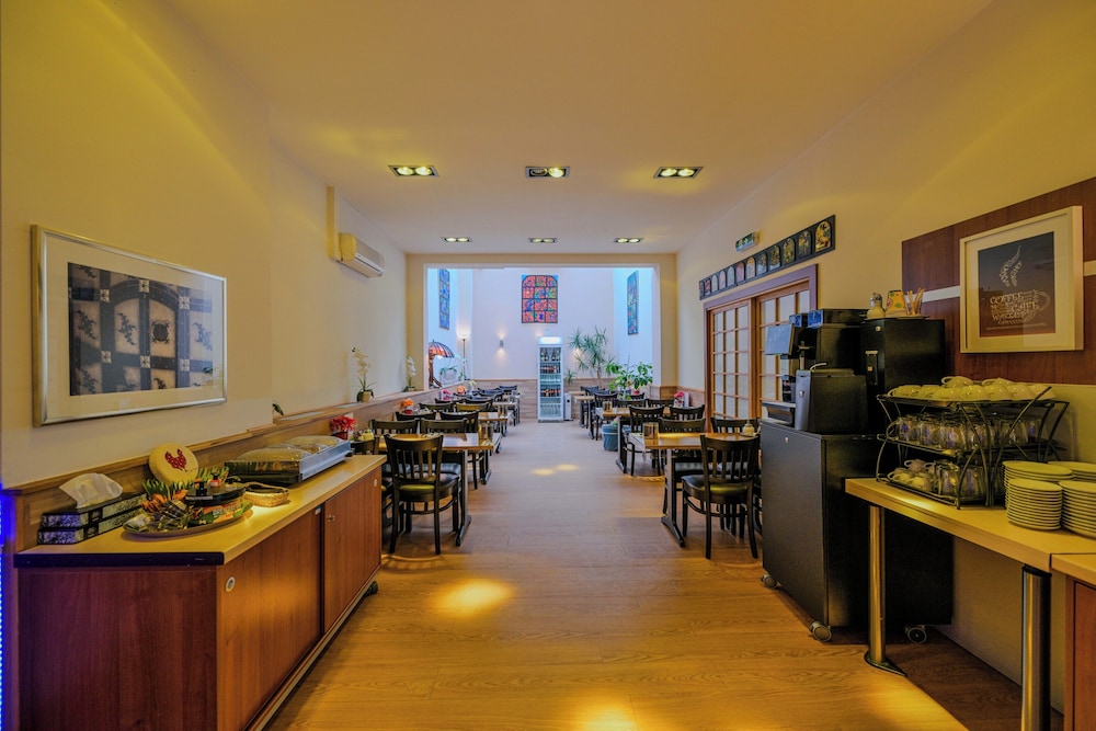 Hotel Munchner Hof 57/70