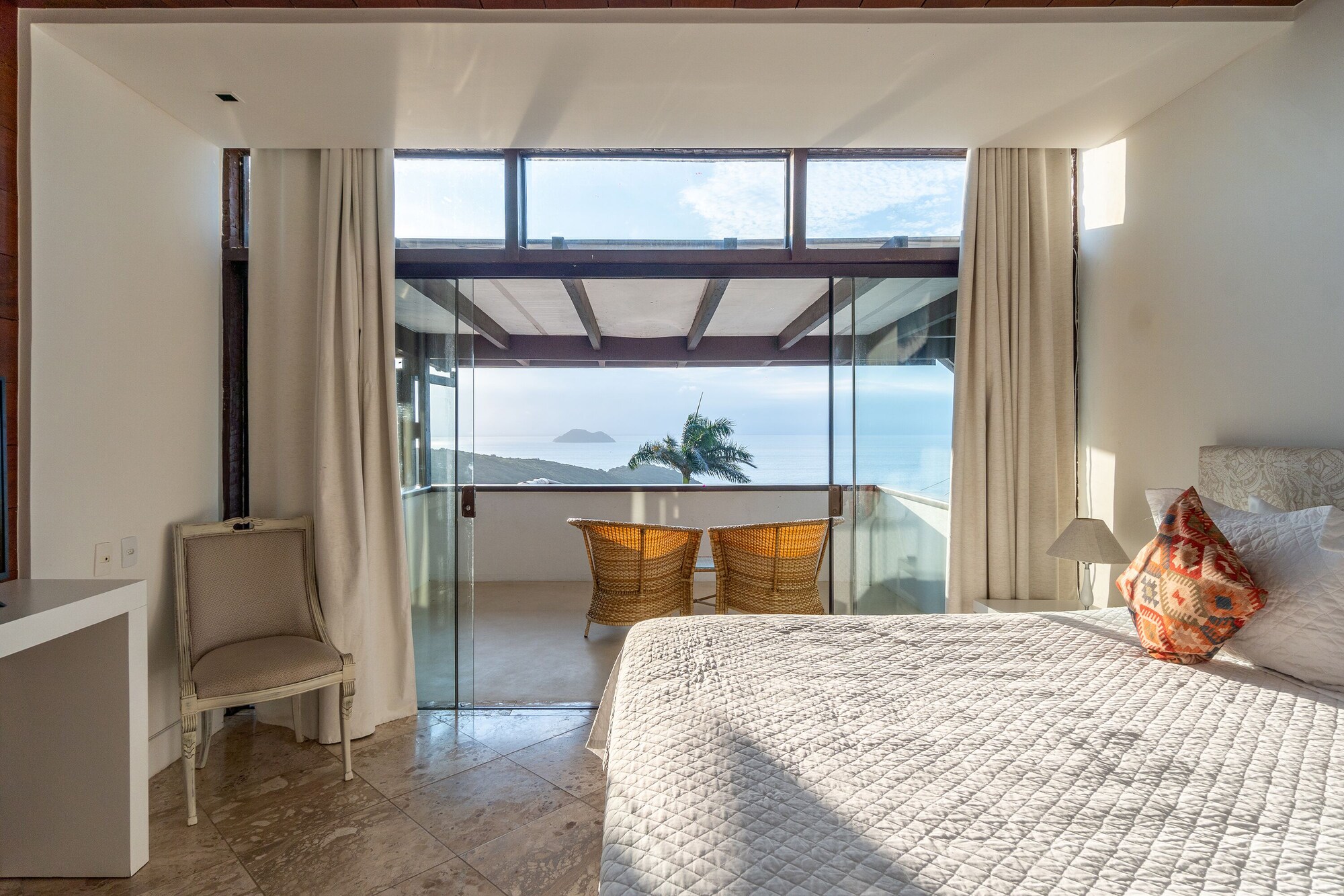VIP, LUXURY, SUITE
