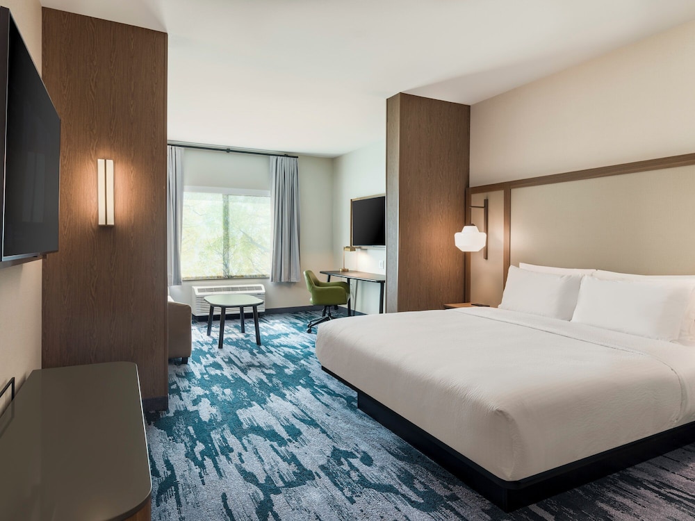 Fairfield by Marriott Inn & Suites Hanford 3/28