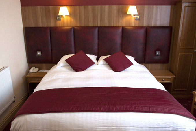 Royal Hotel 13/34
