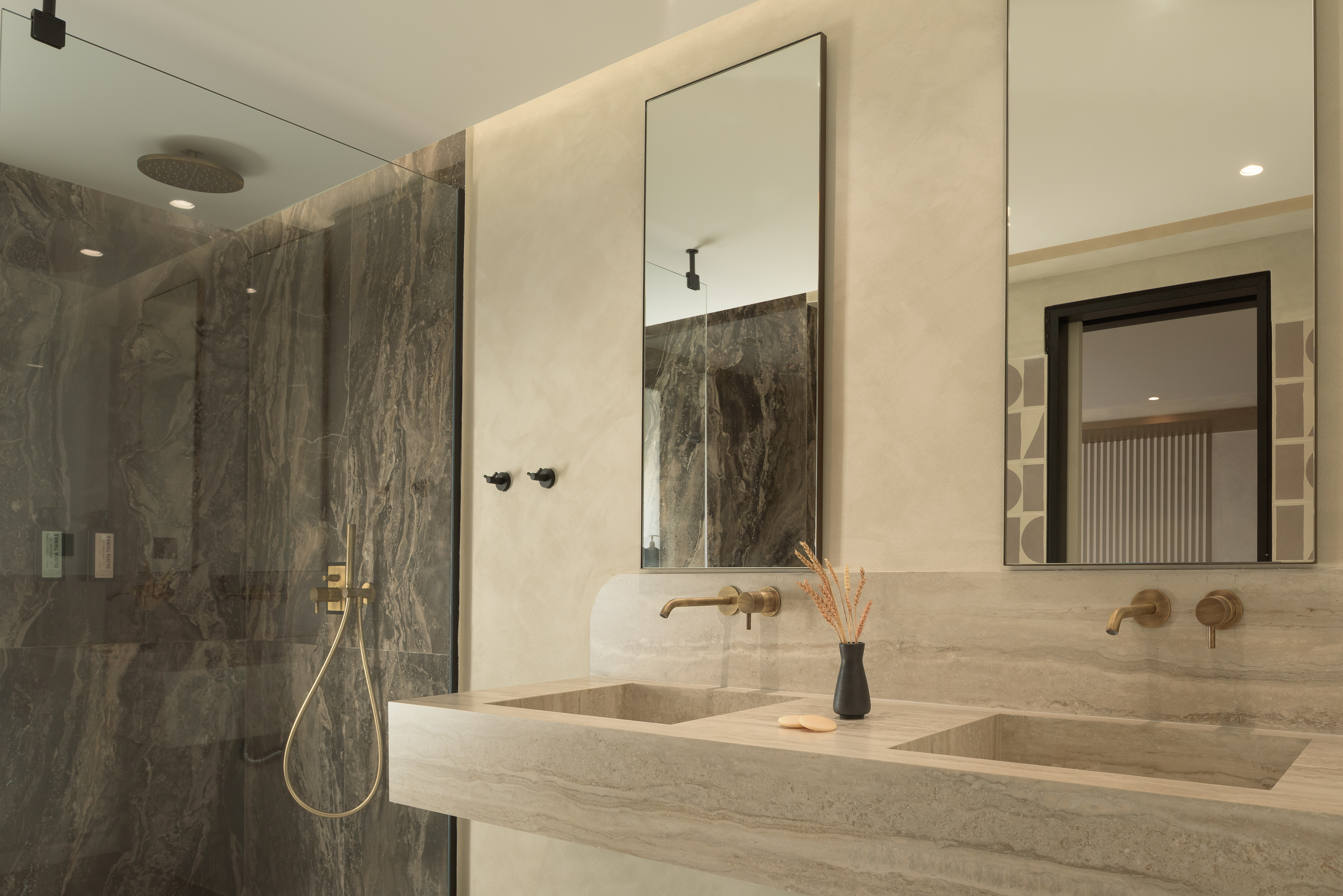Basement, Suite، Theartemis Palace 8/9