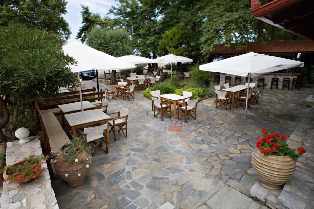 Morfeas Hotel 50/50