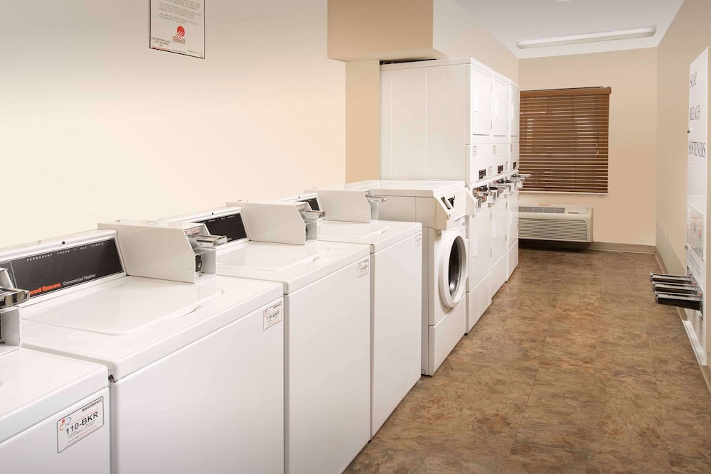 WoodSpring Suites San Antonio North Live Oak I-35 10/22
