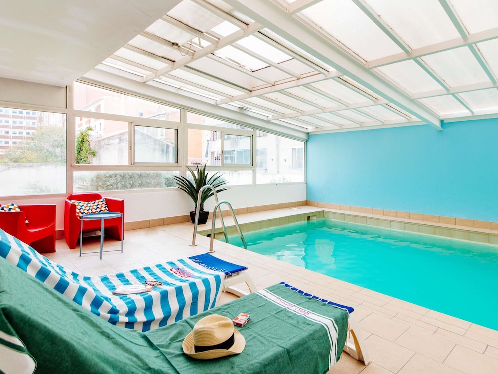 swimming pool spa