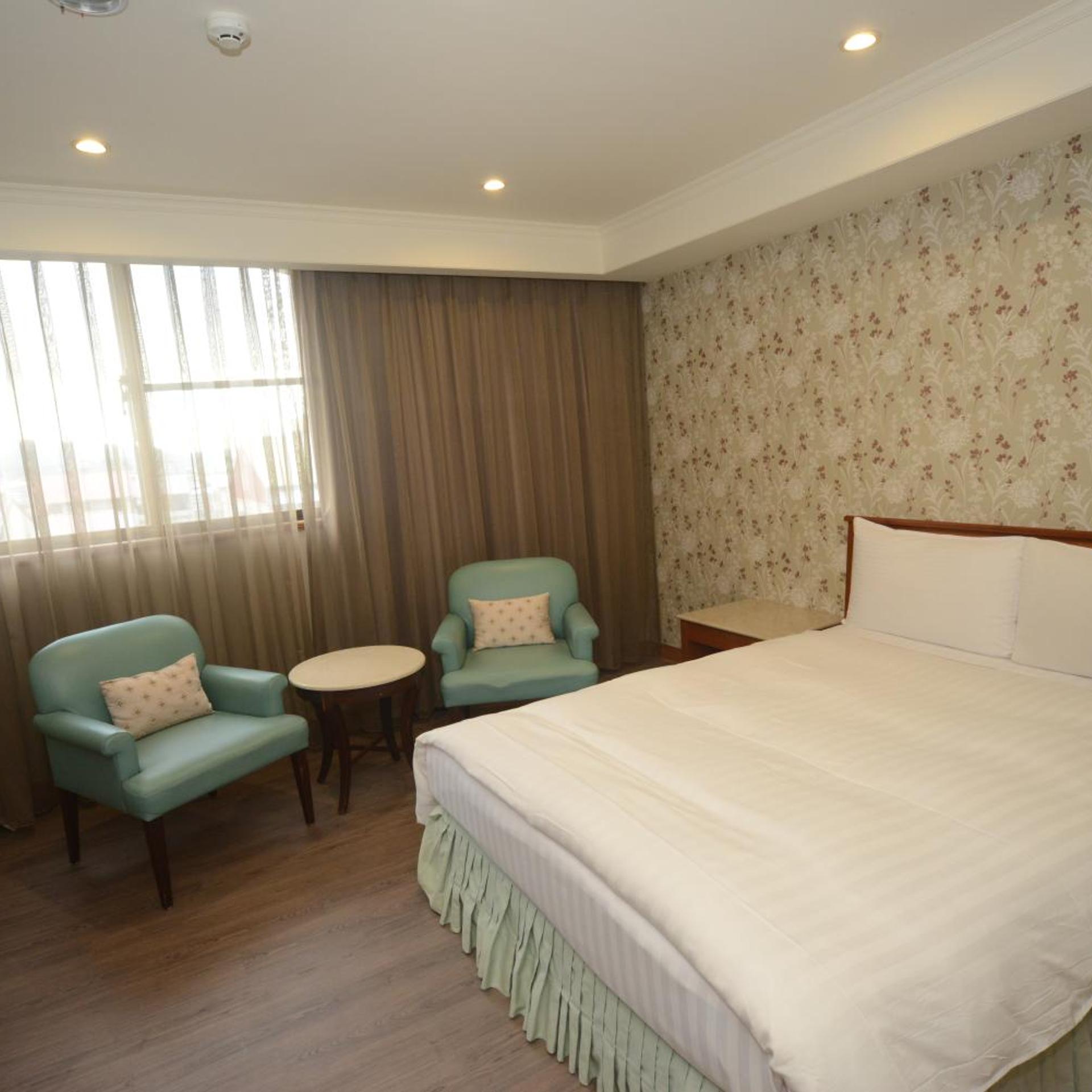 Apollo Hotel 25/83