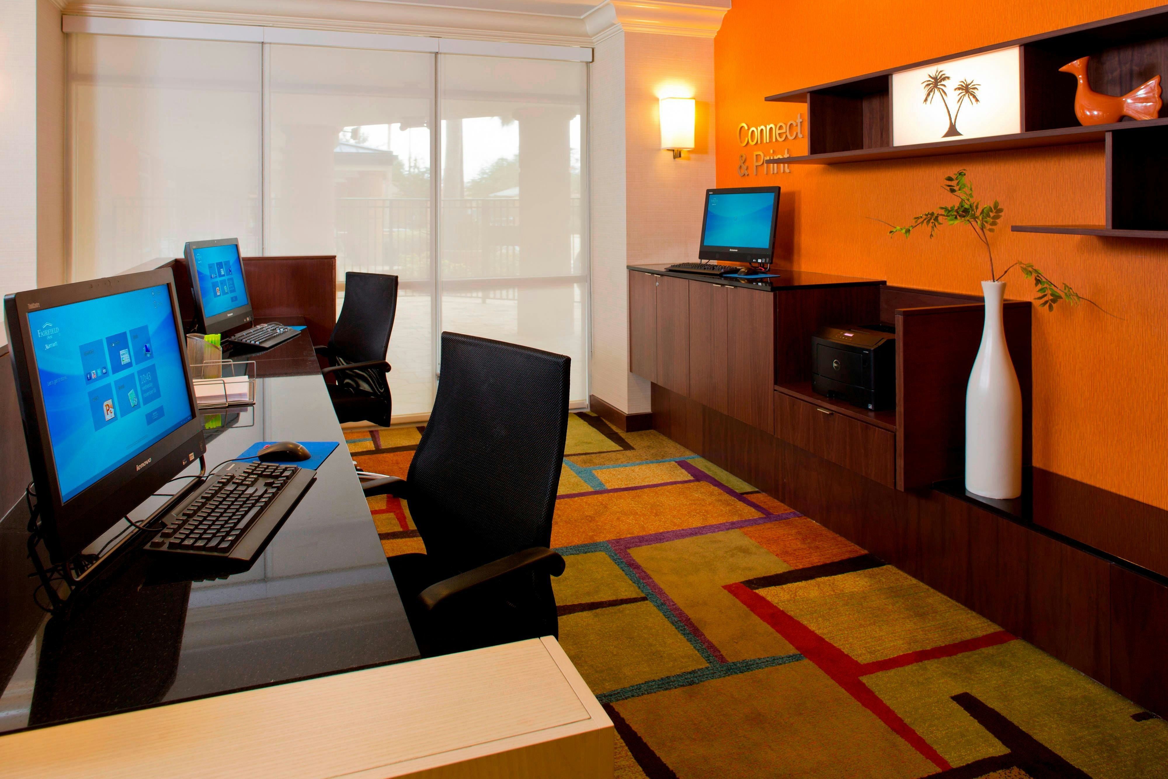 Fairfield by Marriott Inn & Suites Orlando Lake Buena Vista in the Marriott Village 13/18