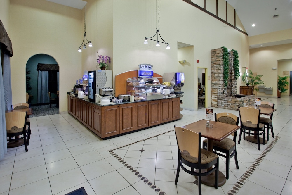 restaurant cafeteria