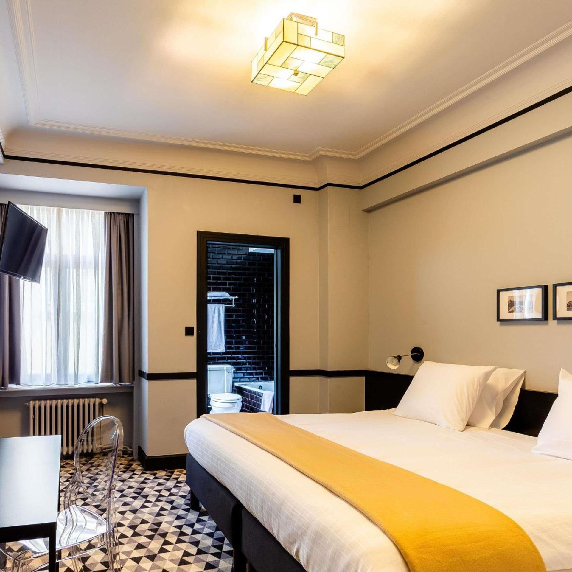 Privilege, Double Bed
