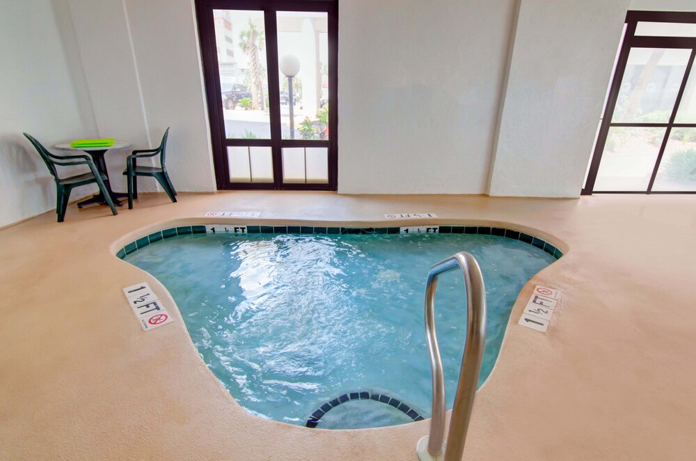 Palms Resort 57/79