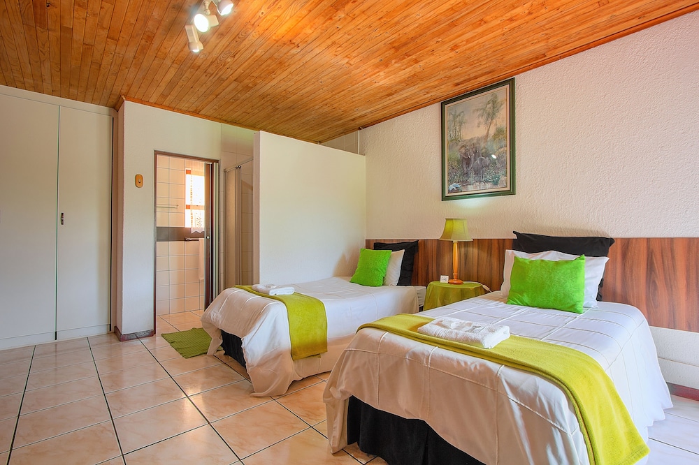 Airport Game Lodge 28/81