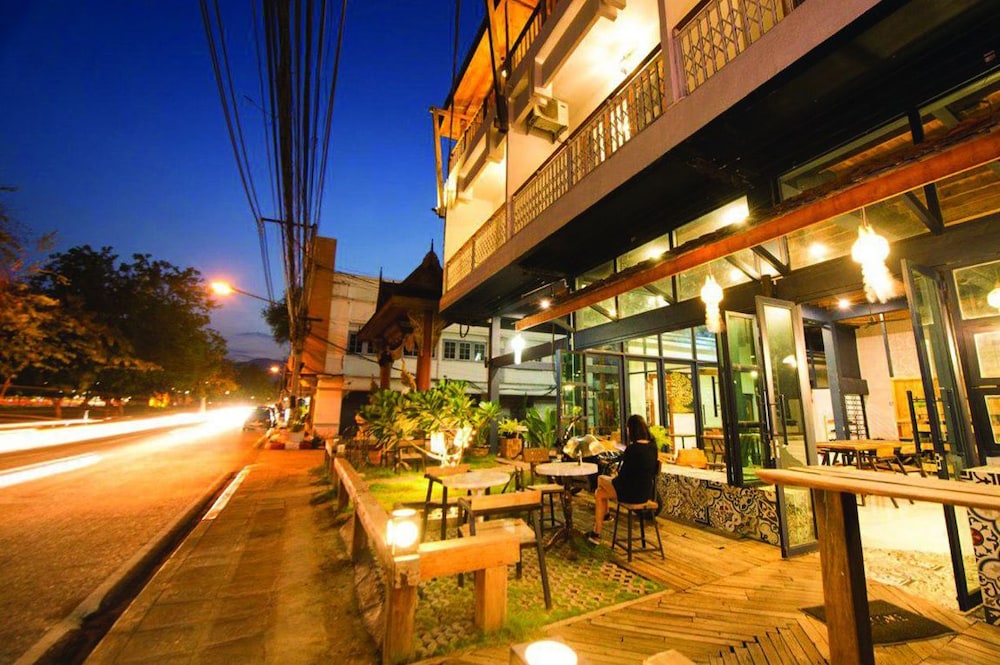 Sri Chiang Yeun House 8/69