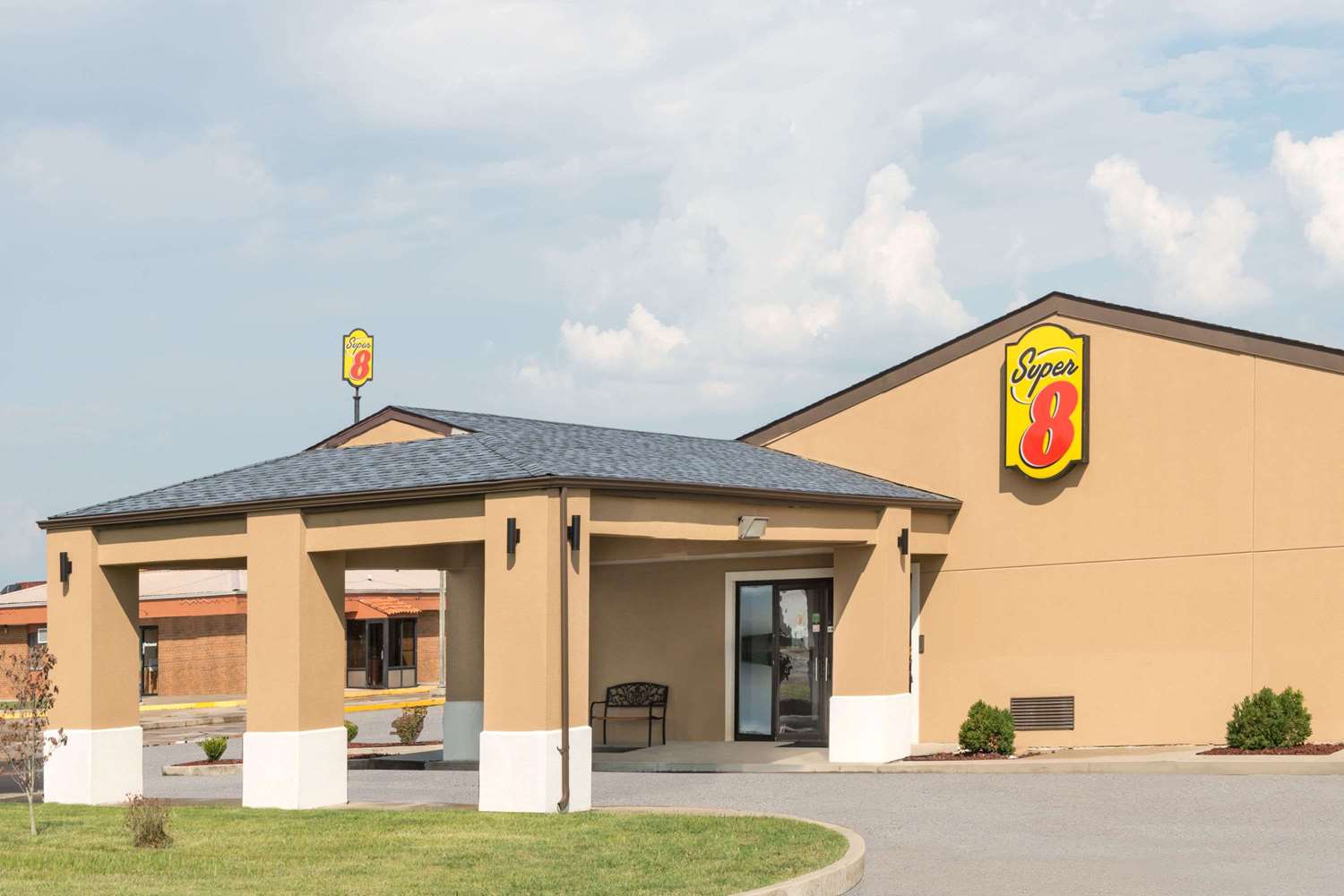 Super 8 by Wyndham Charleston/Sikeston East MO 2/10