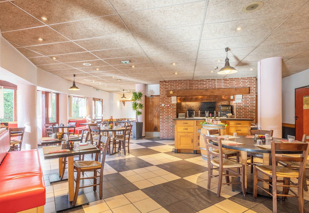 restaurant cafeteria