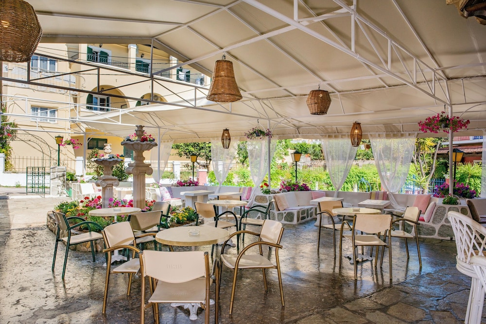 Sirena Beach Hotel 45/56