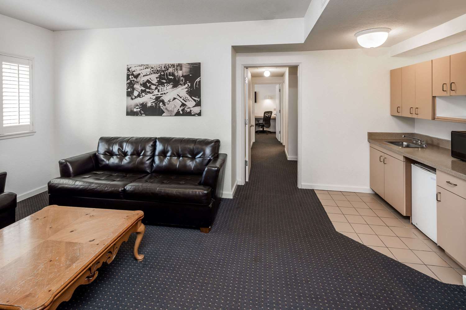 Lions Gate Hotel 29/44
