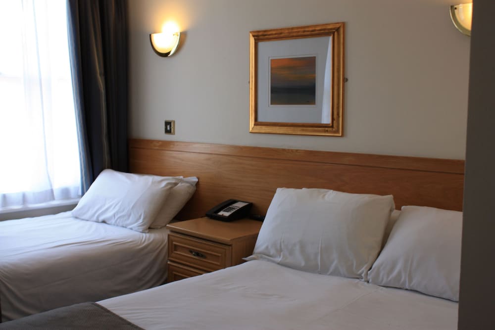1 BEDROOM, TRIPLE