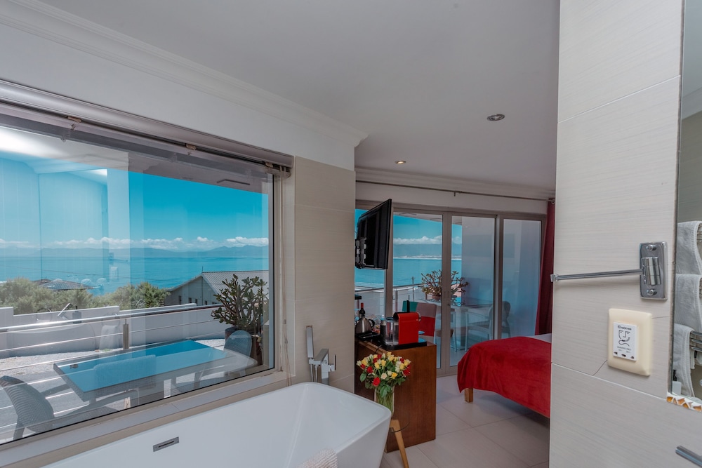 Sea Star Lodge 45/45