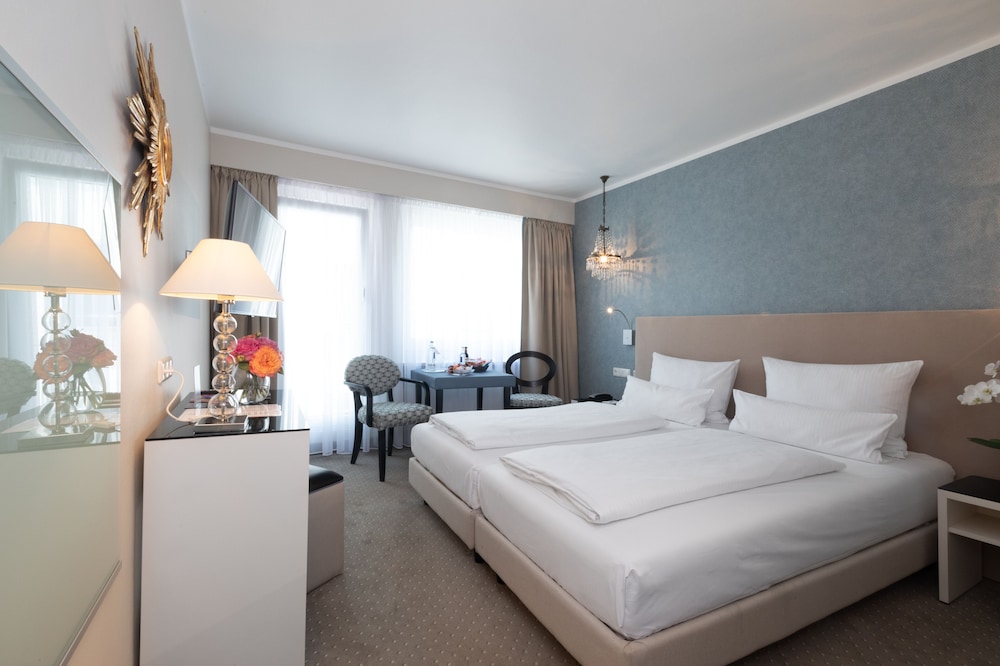 COMFORT, DOUBLE BED