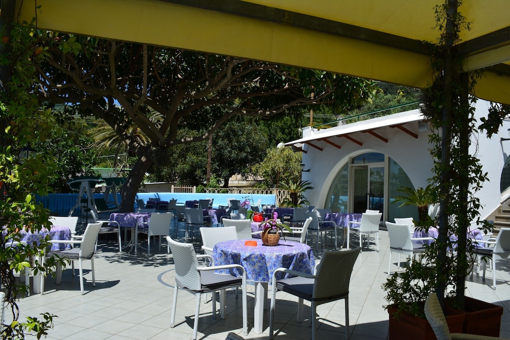 Maronti Hotel 41/55