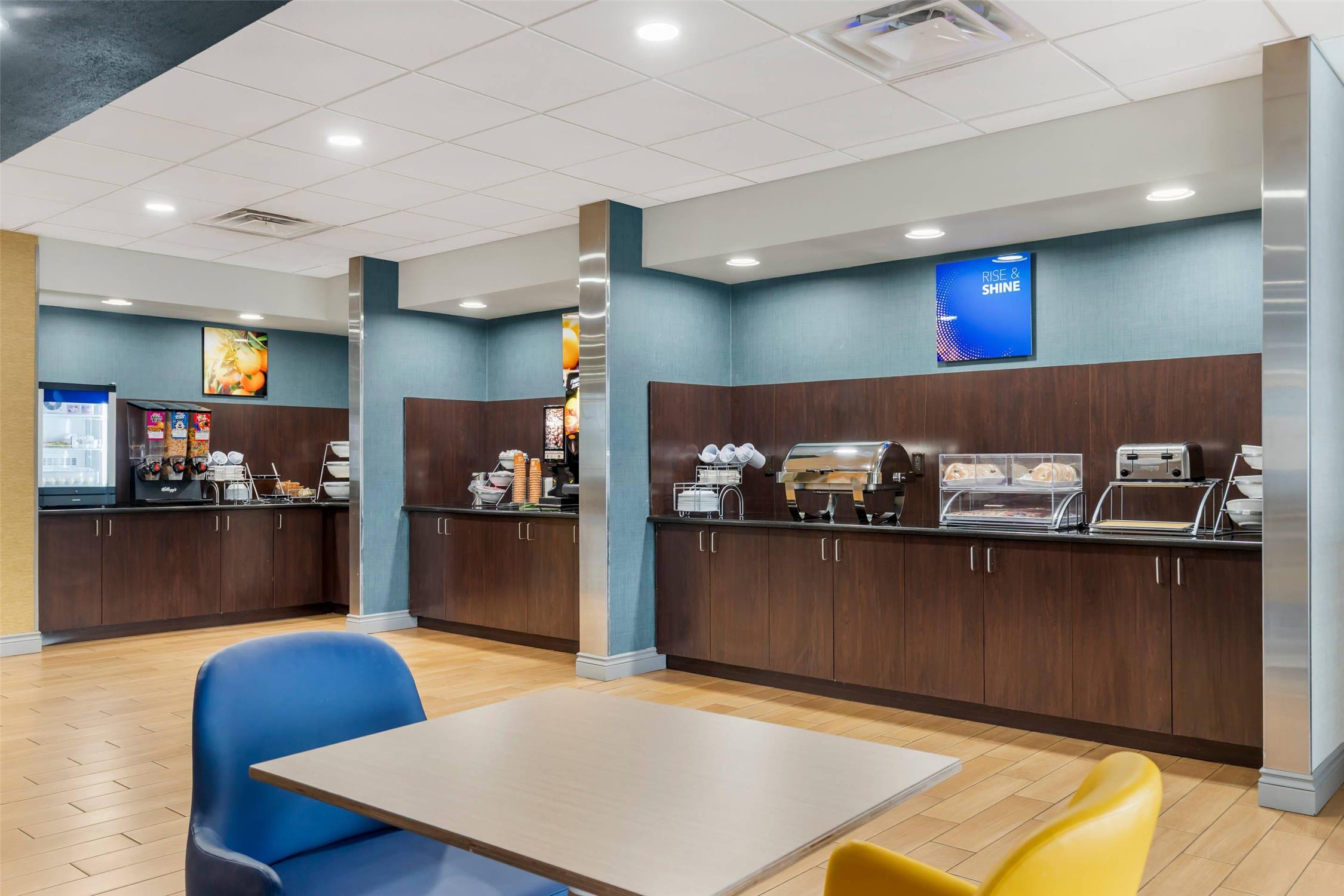 Comfort Inn & Suites Watervliet 21/31