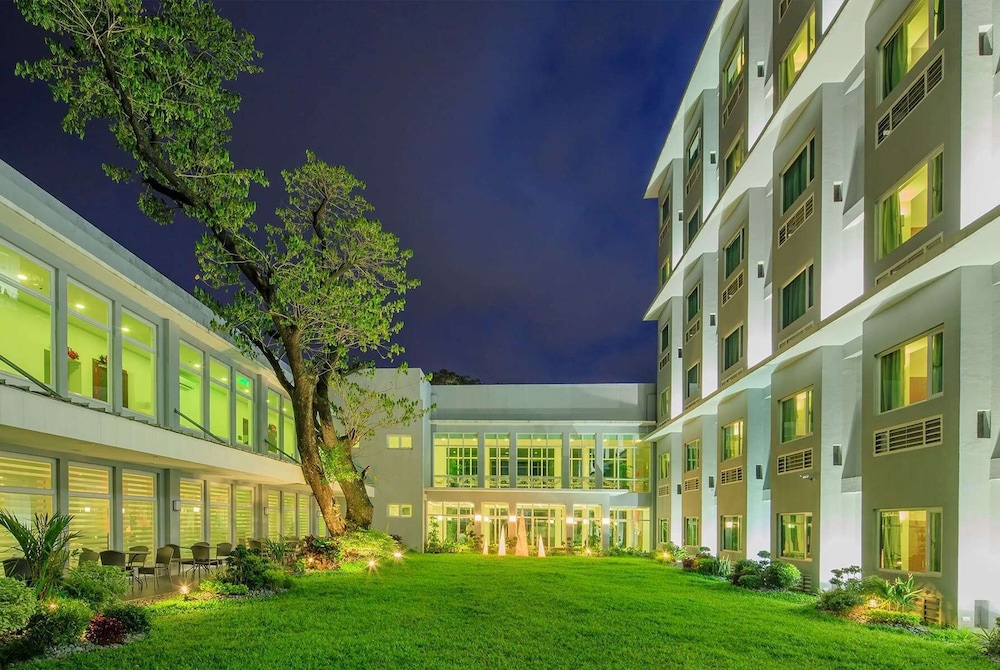 Microtel By Wyndham Up Technohub in QUEZON CITY
