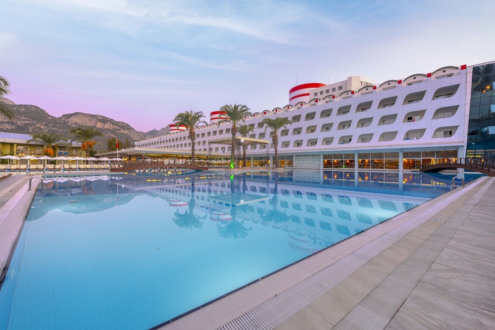 Transatlantik Hotel & Spa in KEMER