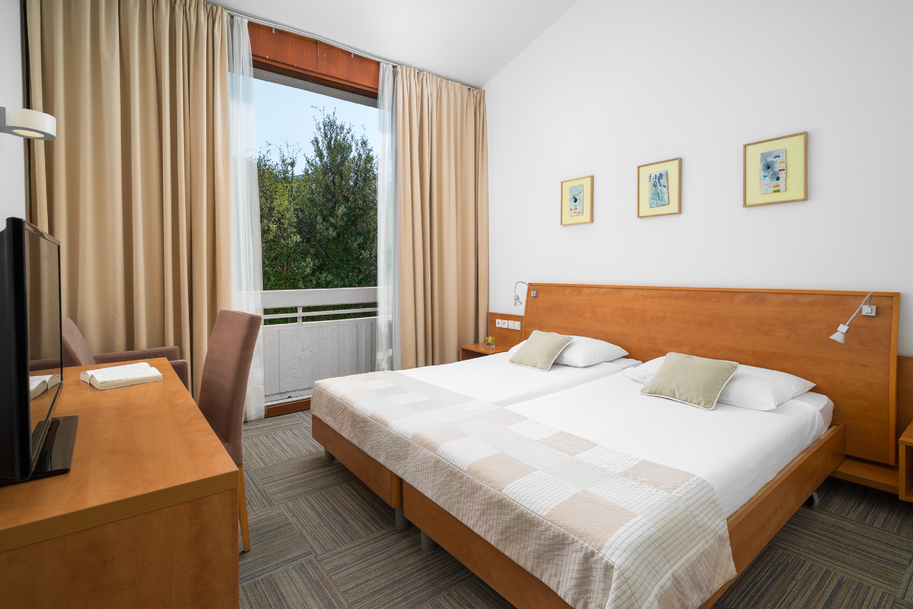 غرفة كلاسيكية بسرير مزدوج أو سريرين منفصلين بإطلالة على المتنزه، Valamar Tirena Hotel 3/6