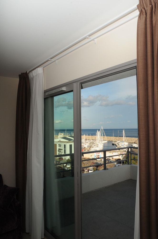 Hotel Port Toga 42/62