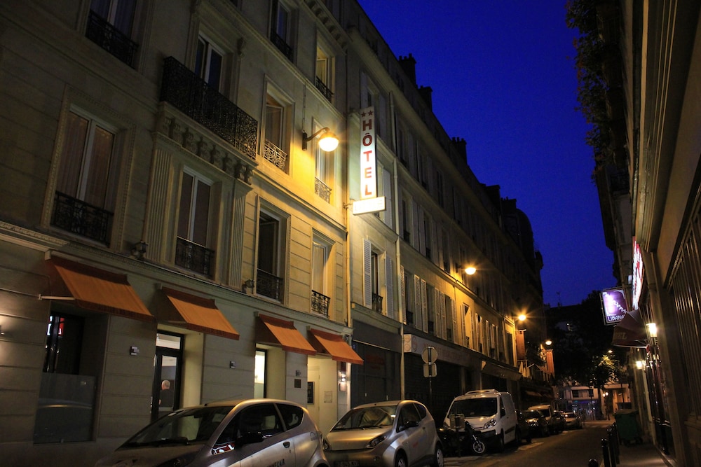 Little Hotel 30/32
