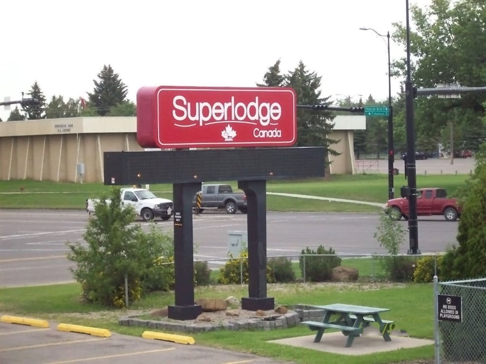 Superlodge Canada Lethbridge 3/31