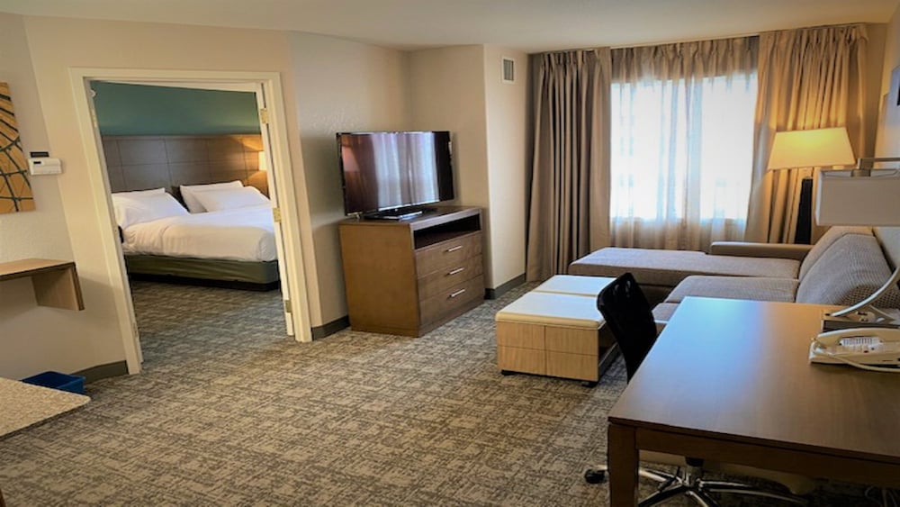 Staybridge Suites Hotel Calgary Airport 22/74