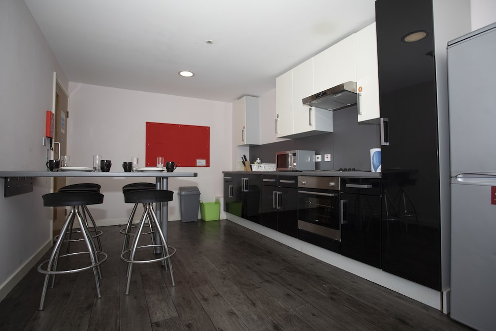 Beaverbank Place - Campus Residence 35/41