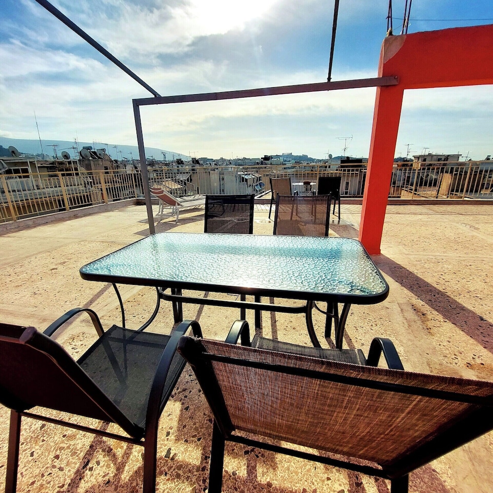 Acropolis View Dream Hostel 32/38