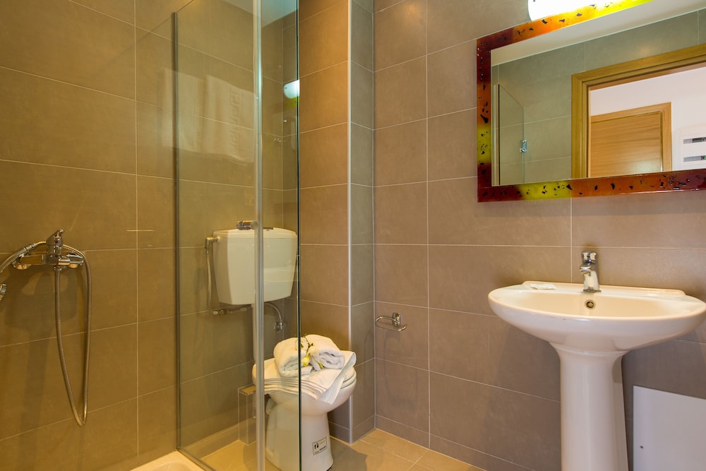 Eltina Hotel 46/50