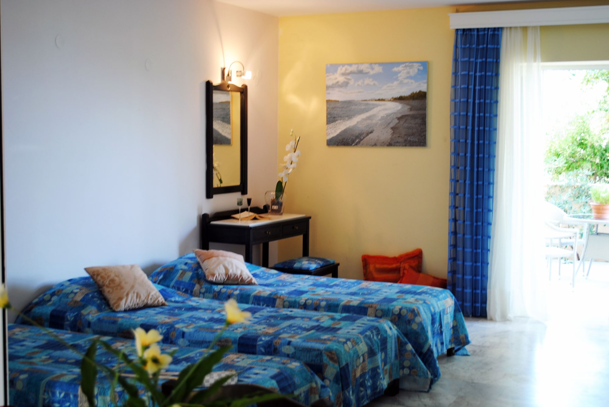 3 BEDROOMS, APARTMENT