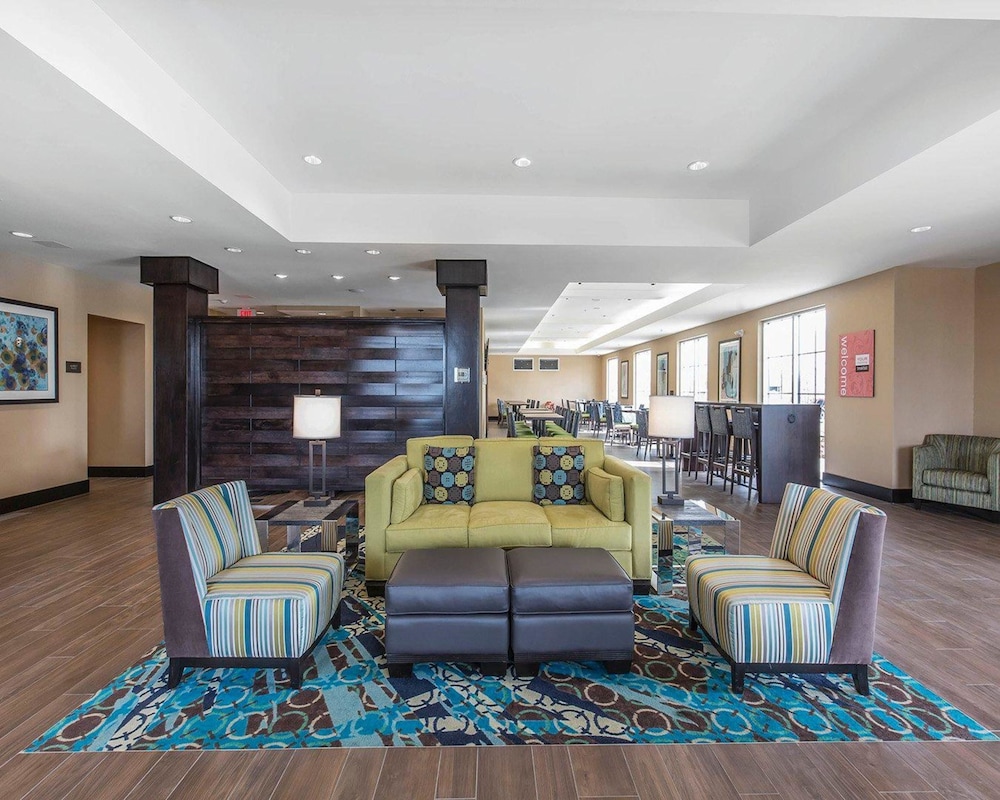 Comfort Inn & Suites Calgary Airport North 24/39